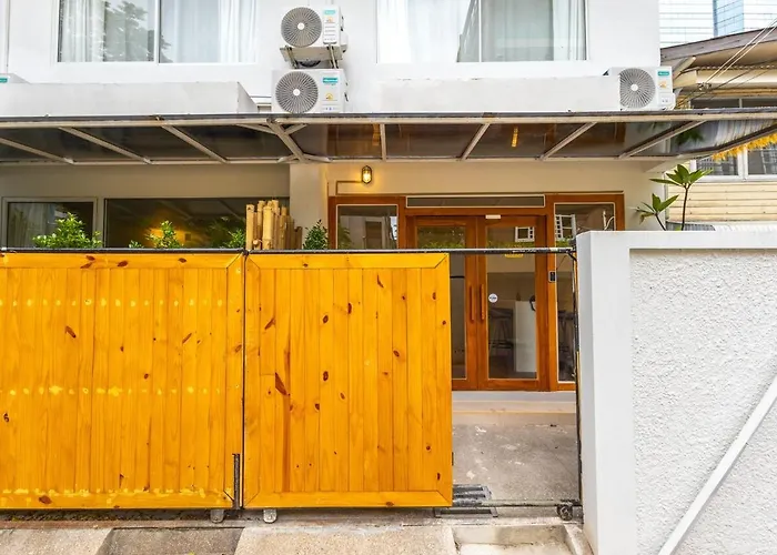 Appartamento With Private Garden In Center Sathorn *